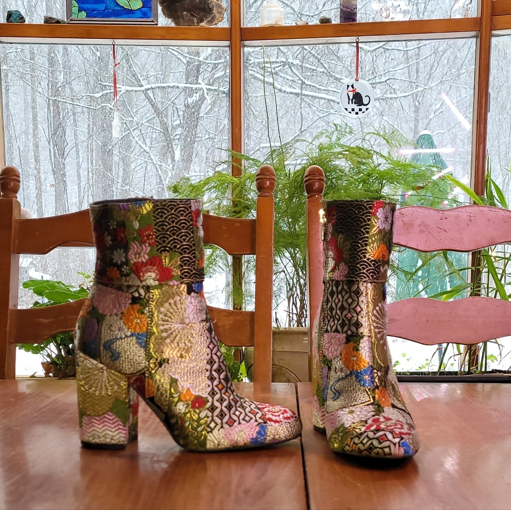 Steve Madden 6.5 Tapestry Boot Goldie Bootie